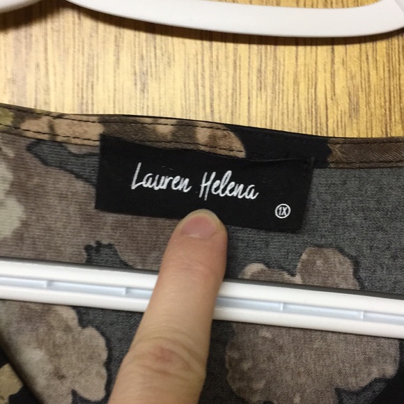 Lauren Helena Blouse • 1X 🌸💕 - Picture 5 of 6